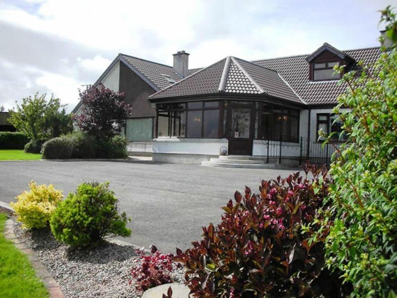 Hotel Browns Country House à Bushmills Extérieur photo